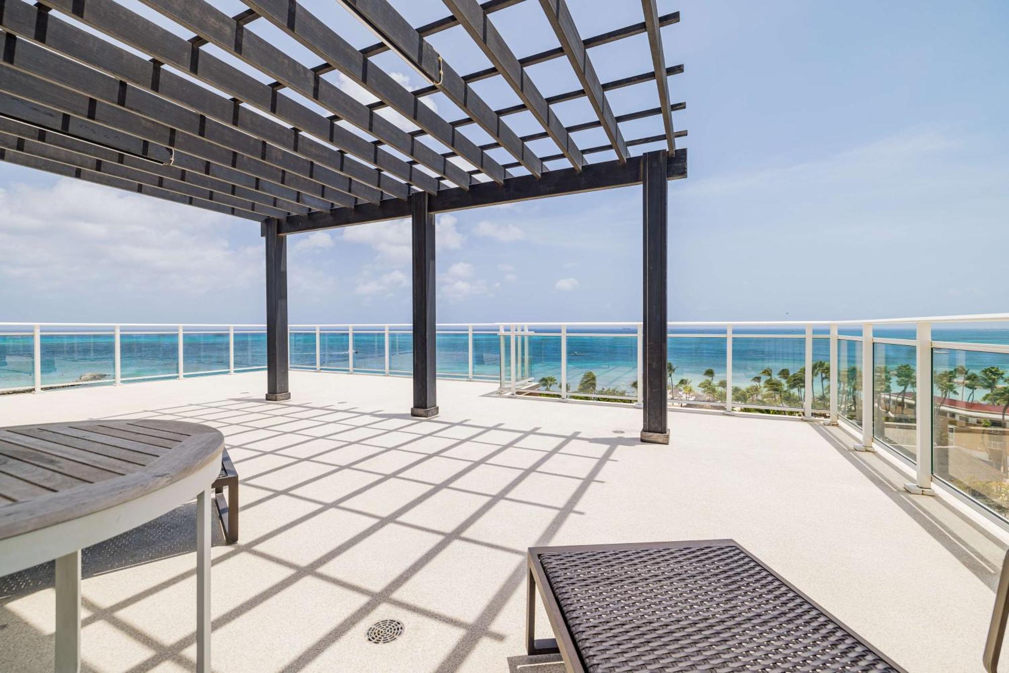 Embassy Suites By Hilton Aruba Beach Resort Палм Бийч Екстериор снимка